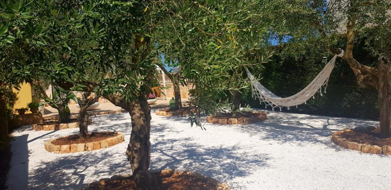I Cinque Trulli With Swimming Pool Villa Martina Franca Exterior photo