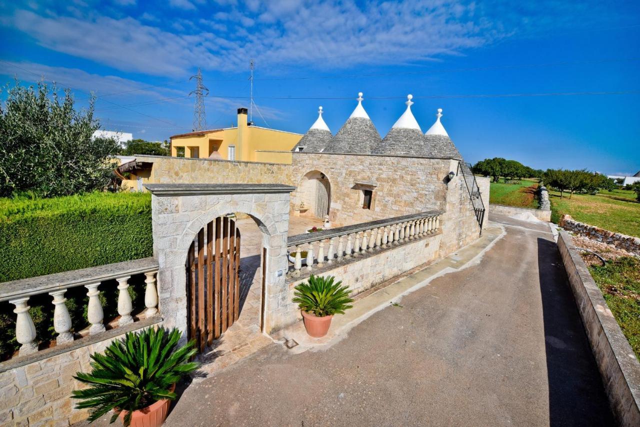 I Cinque Trulli With Swimming Pool Villa Martina Franca Exterior photo