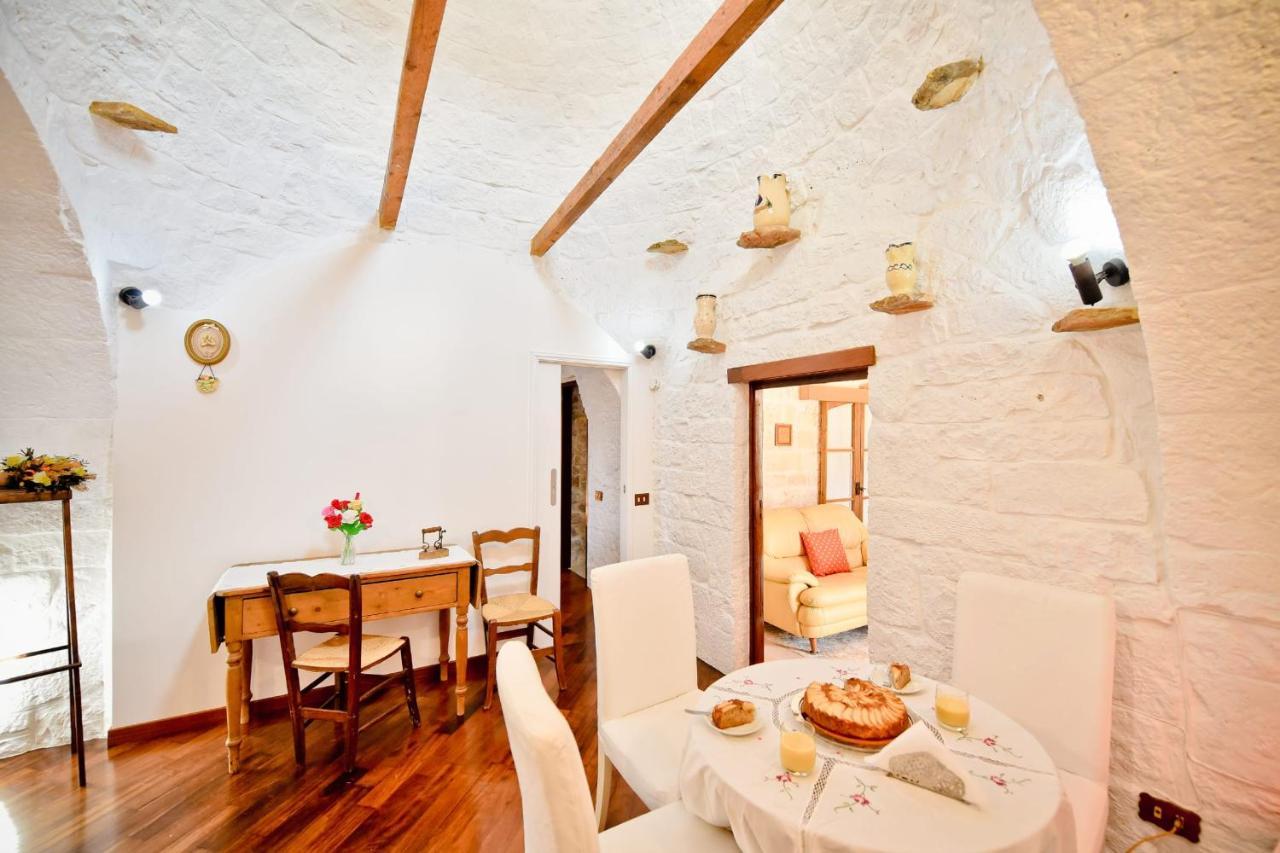 I Cinque Trulli With Swimming Pool Villa Martina Franca Exterior photo